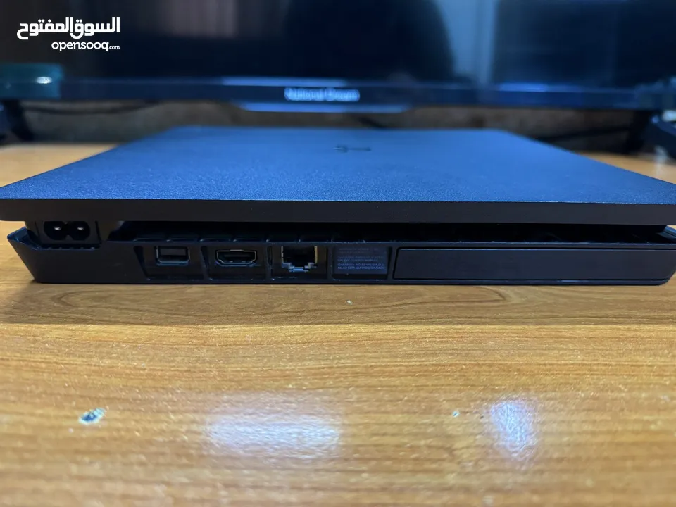 Playstation 4 slim 500G  بحالة الوكالة مش مفتوح