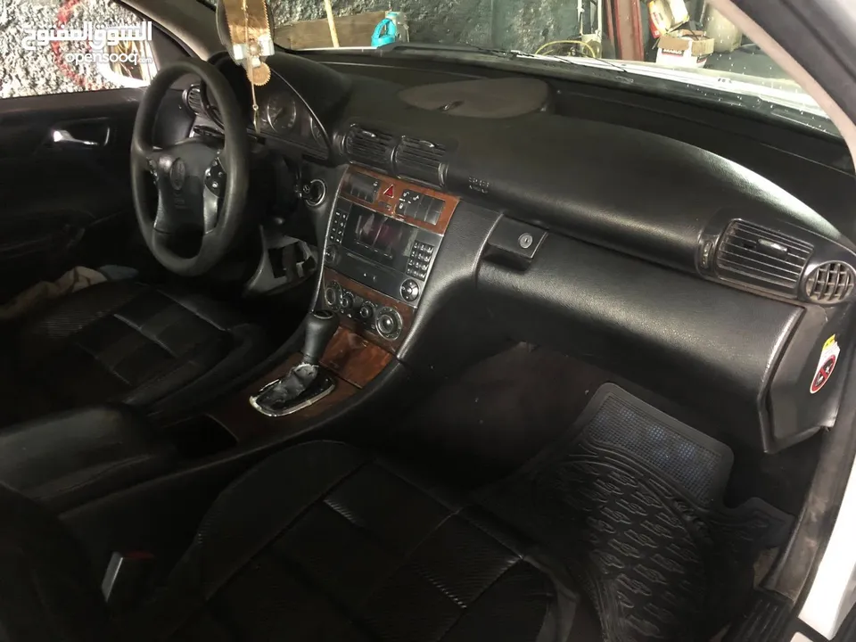للبدل او البيع بسعر حرق مرسيدس c203 موديل 2006 اصل عمومي بحالة ممتازه