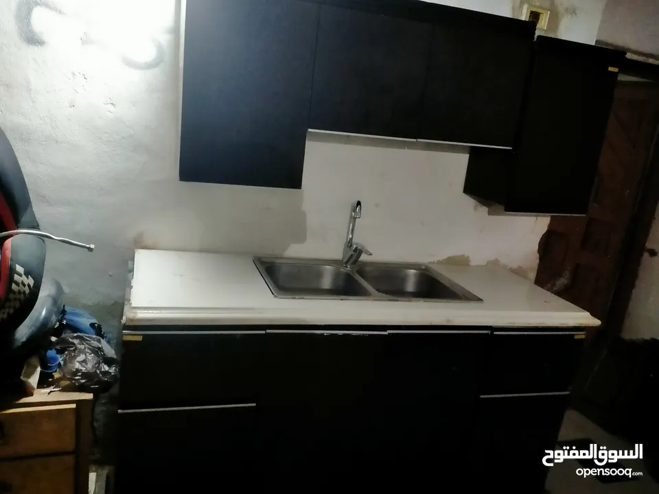 مطبخ صغير يصلح لروف من اجود انواع الخشب خشب لاتيه ثقيل مع قاعدة مع رخام 2 متر في 60