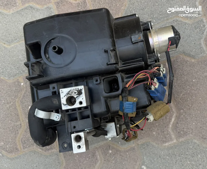 للبيع اغراض متنوعه لاغلب السيارات للتواصل واتساب