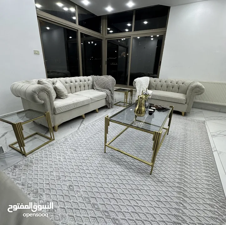 طقم كنب سكني تفصيل مع طاولات