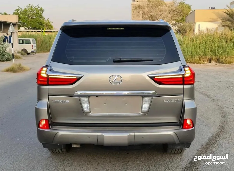 Lexus LX570