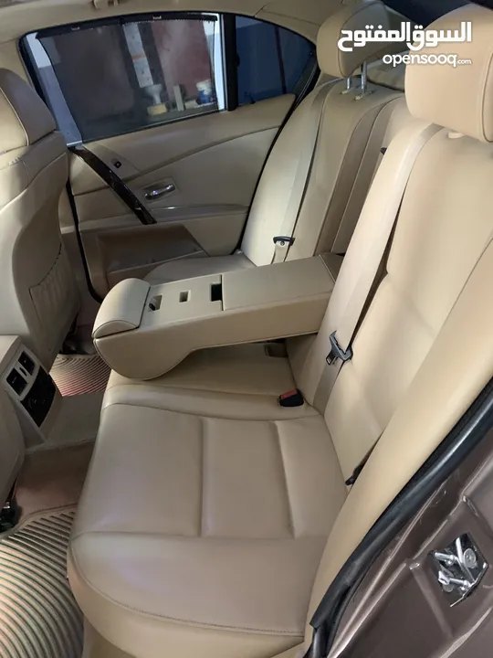 BMW E60 - لون شمباني