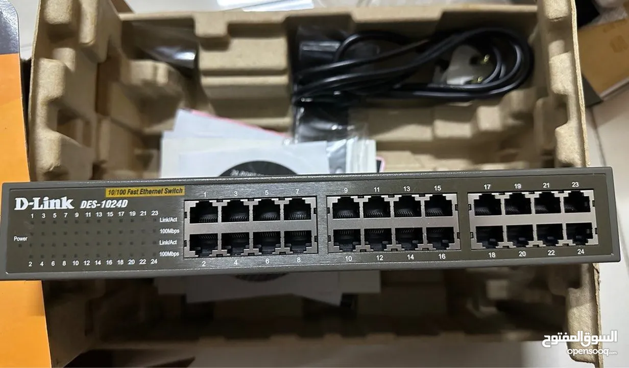 D-Link Switch 24 Ports Model DES-1024D سويتش شبكات 24 مخرج دي-لينك 10/100