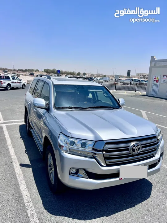 *For Sale: Toyota Land Cruiser V6 (2016) - Excellent Condition* 113,400+ km only