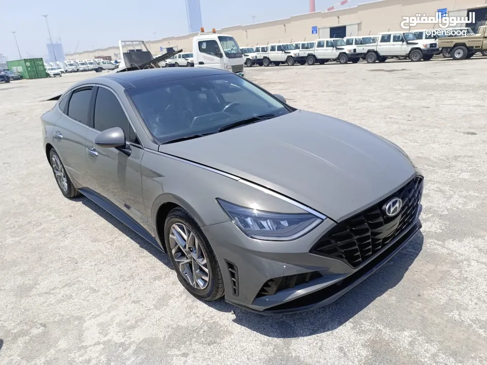 HYUNDAI  --- SONATA (CAR) هونداي سوناتا --    (سي  أي ار ) السعر قابل للتفاوض/اذا كفالة/شاصي