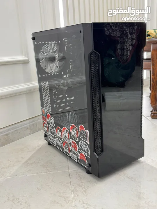 Pc بحالة الوكالة  كل القطع تعمل و بكفاءة ممتازة