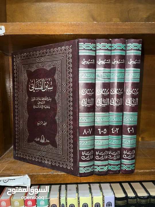 كتب قديمة ومجلات