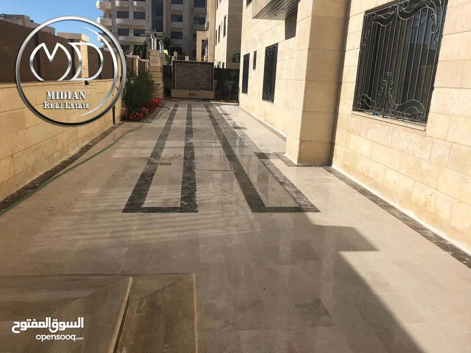شقق ارضية و طوابق مكررة و أخير مع روف للبيع الرابية مساحات 200م مع تراسات و حدائق جديدة لم تسكن بأسع