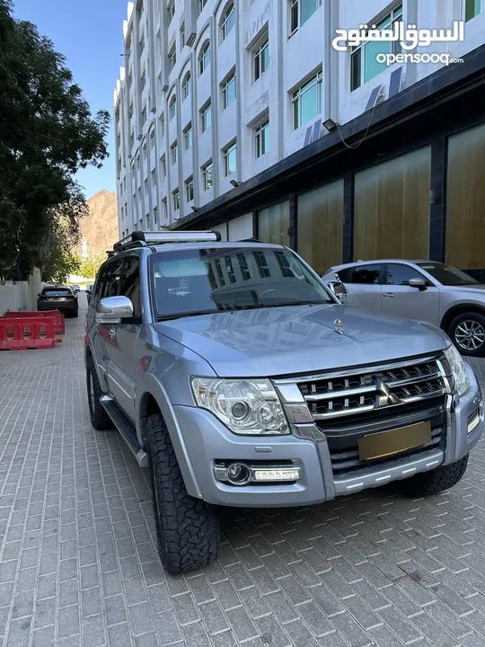 Mitsubishi pajero 2015