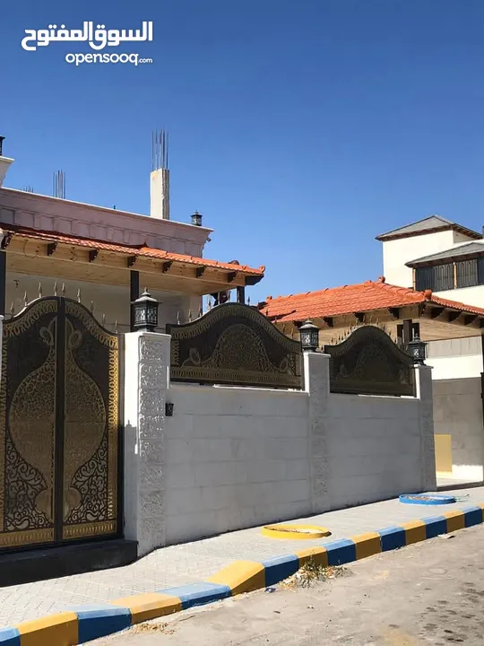 قرميد  مؤسسه العماوي لكافه اعمال تركيب القرميد والديكور والبرڨولاء تركيب وصيانه