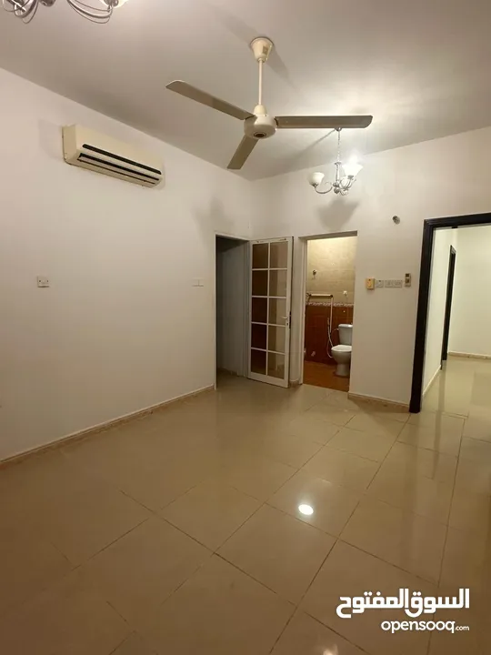 غرفه وصاله وحمام 2 بلكونه Studios for rent