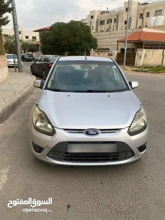 فورد فيجو موديل 2012 بحالة ممتازة للييع بسعر مغري