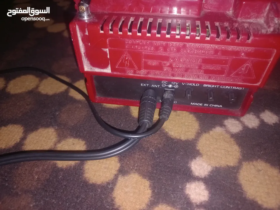 تلفزيون قديم ابيص وأسود شغال قحص كامل