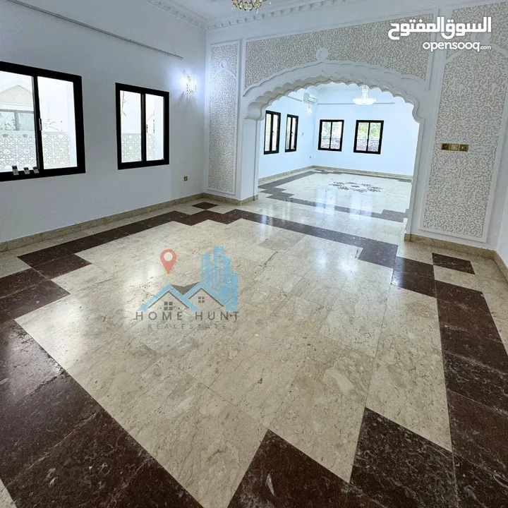 SHATTI AL QURM  5+1 BR TRADITIONAL BEACH SIDE VILLA