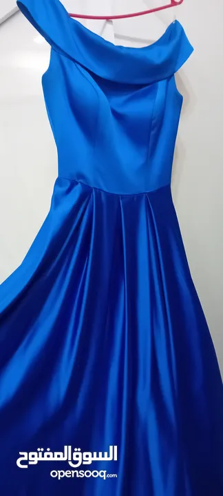 فستان نيلي تقيل للمناسبات من تانجو للبيع off shoulders . navy blue of shoulders dress from tango
