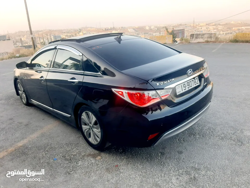 هيونداي سوناتا ال2013حالة ممتازه فل كامل  مع البانوراما بسعر مناسب