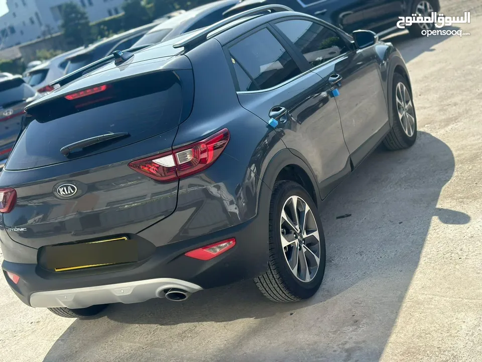 KIA STONIC 2020 فل إضافات بدون فتحة سقف