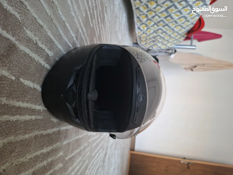 4 خوذ اعلى صنف للبيع    ماركة BELL و VICTORY و german helmet و Twister