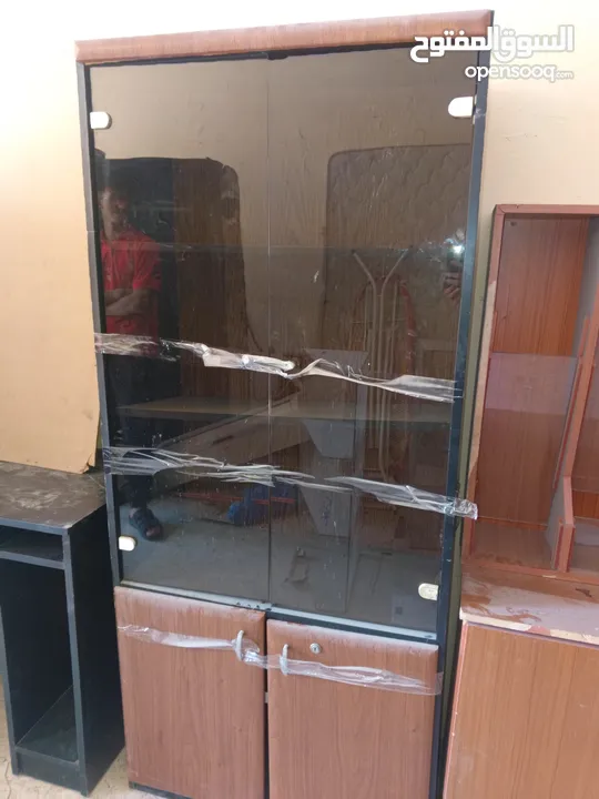 مكاتب للبيع خشب لاتيه بسعر مغري جداً