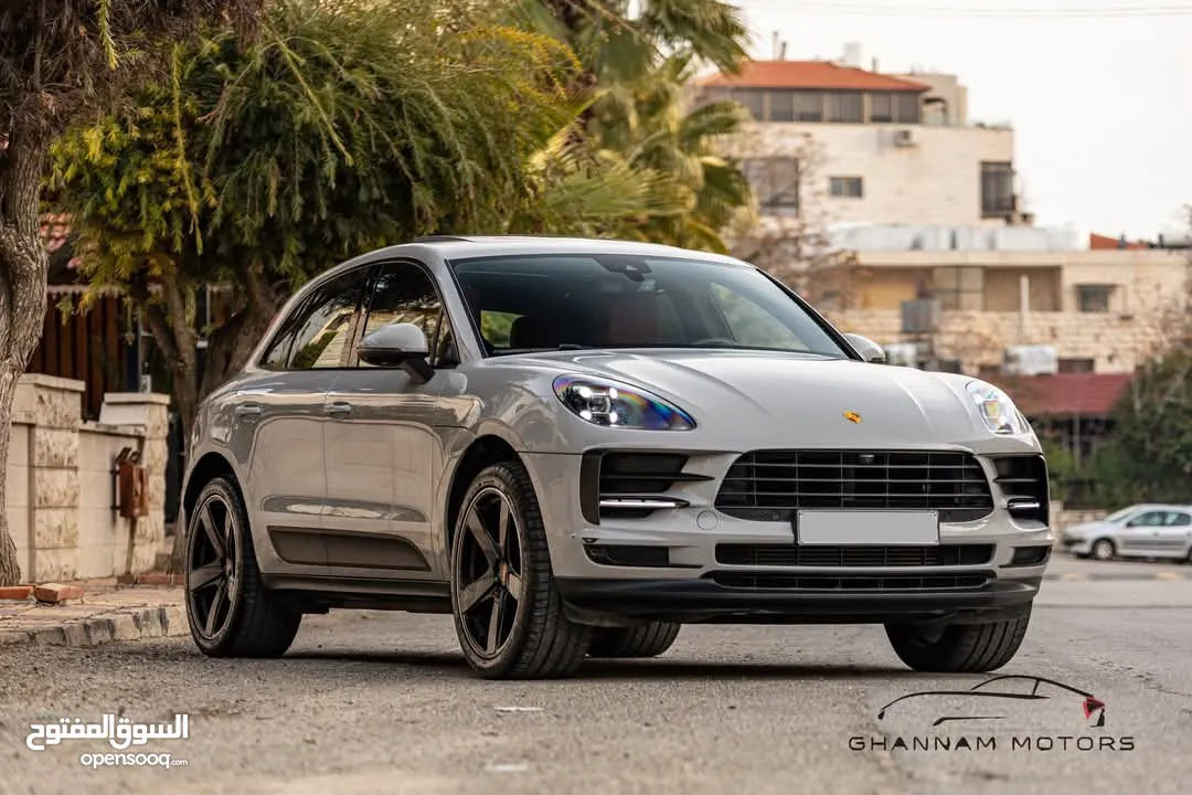 Porsche Mecan 2.0L Turbo وارد وكالة نقل