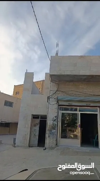 قطعة ارض تجارية للبيع على الشارع الرئيسي مباشرة - اربد - حنينا شارع القدس بجانب مسجد الصفاء والنور