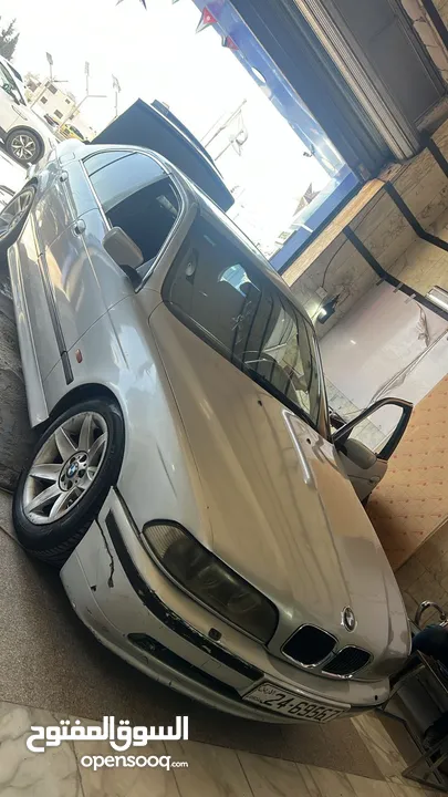 للبيع BMW520