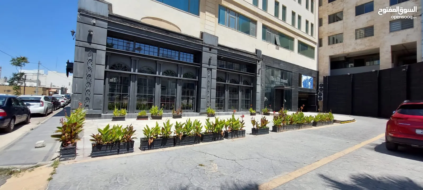 مكاتب,مطعم و معارض luxury Offices, Showrooms, restaurant for rent