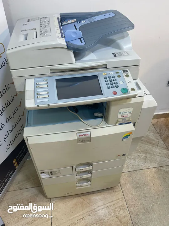 آلة ماكينة طباعة وتصوير ماركة ريكو Aficio MP C4000 مستعملة تحتاج صيانة للبيع
