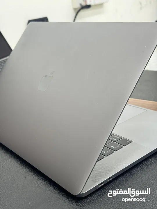 MacBook Pro core i7 with dadicated 4gb Graphics