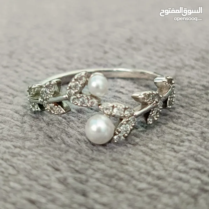 خاتم أنيق ستيل قياس مفتوح مرصّع مع لؤلؤ مزارع