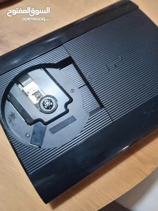 للبيع ps3 سوبر سليم مستعمل مع يد أصلية و شاحن لليد اصلي
