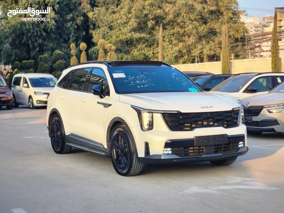 كيا سورنتو هايبرد ترخيص 2023  ماتور 1600 هايبرد/240 حصان 180 بنزين 60 كهرباء/