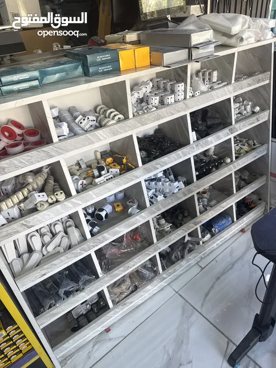 بصائع محل مواد بناء للبيع