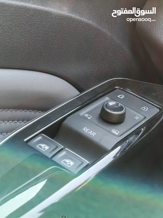 VOLKSWAGEN ID.4 CROZZ PRO   مع فتحه بانورما متحركة عداد 9k فقط