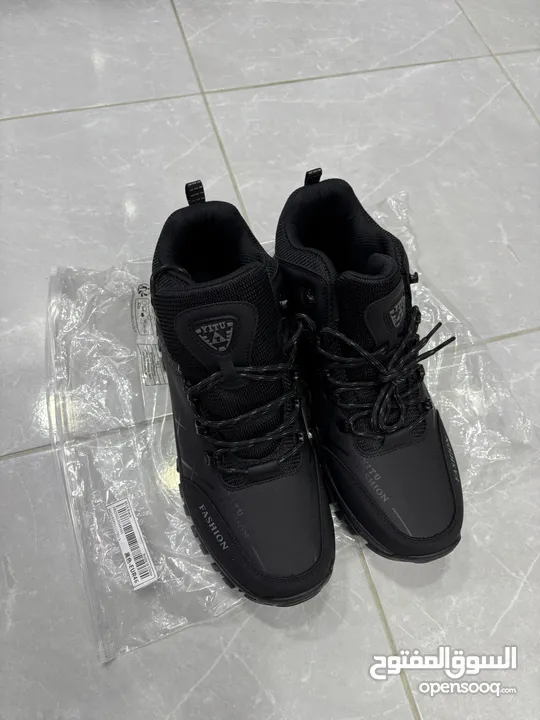 للبيع حذاء جديد مقاس 46 شبيه سفتي  for sale new shoes same safety