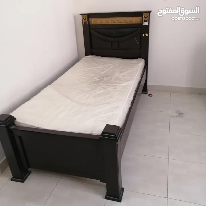 سرير لشخص واحد