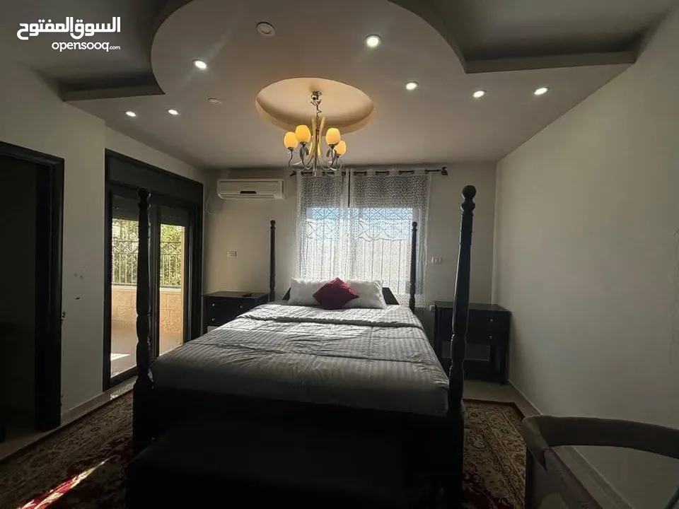 شقه فارغة في في البيره قرب مطعم سامر