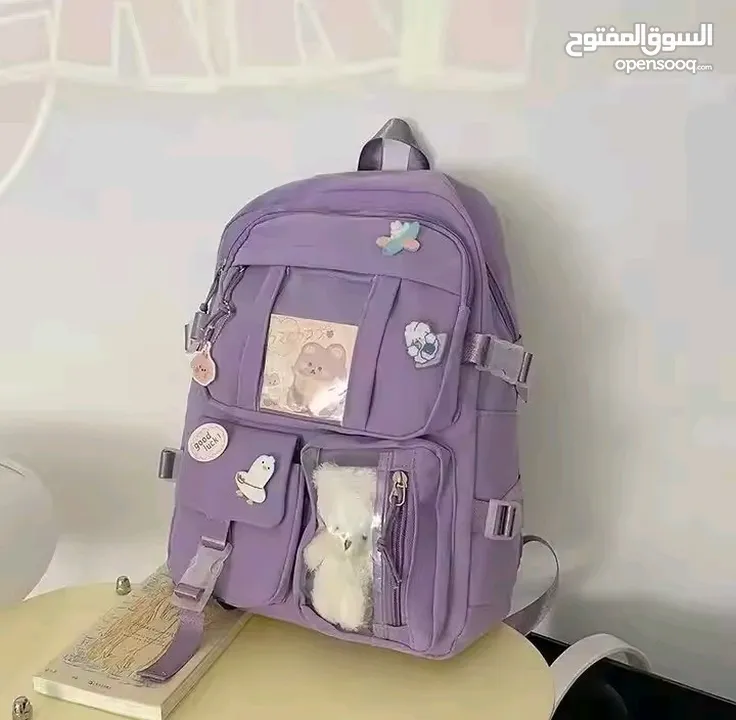 حقائب مدرسية ومتوفرة بجميع الألوان