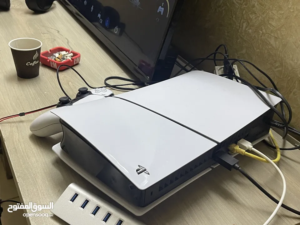 بلستشن 5 سلم مستعمل شبه جديد ولا خدشه عليه مع كول اوف ديوتي 6 مع ماوس جديد كيبورت جديد بي 2000شيكل