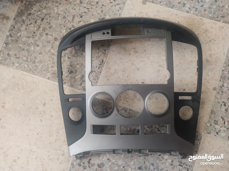 قطع مستعمله و اكسسوارات مختلفة للسيارات