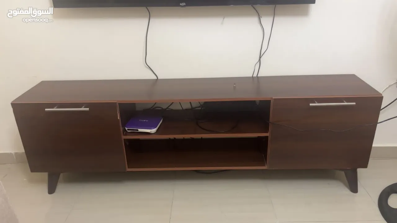 دولاب مكتبة تلفزيون تحف واغراض سمبل وناعمه