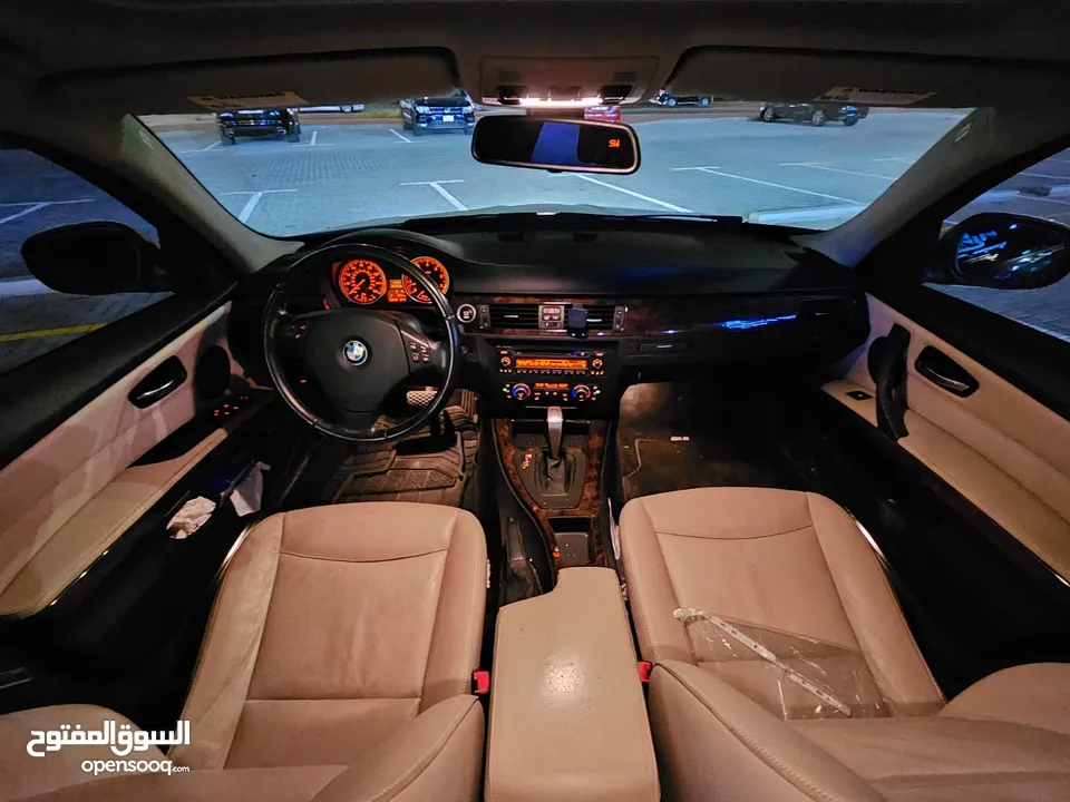 BMW328i2011 فراملABS مثبت سرعة  فتحة سقف مقاعد جلد  مقاعد مدفأة اوامر صوتية بلوتوث