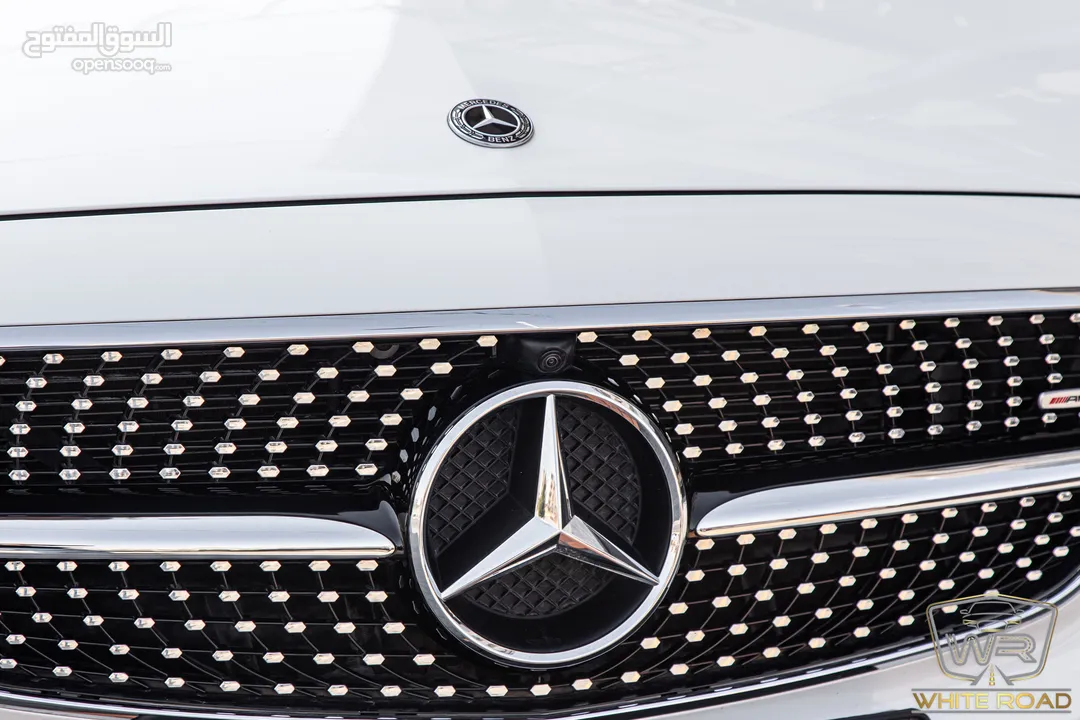 Mercedes E350e Plug in hybrid Amg kit Night Package 2018   السيارة وارد الشركة و قطعت مسافة 50,000