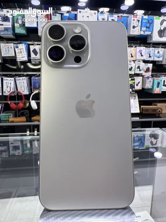 Used iPhone 15 Pro Max (256 GB) ايفون 15 برو ماكس مستعمل بحالة ممتازة وارد الشرق الاوسط بطارية 100٪؜