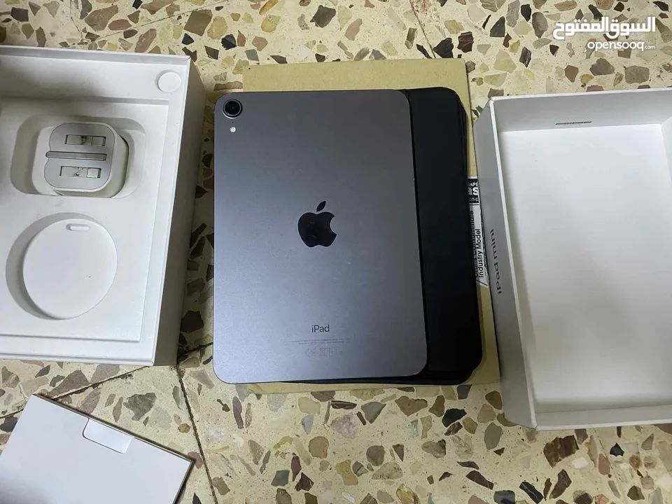 ايباد مني 6جهاز غني عن التعريف كرتون عضمت شاحن اصليه لزققت سكرين للتواصل