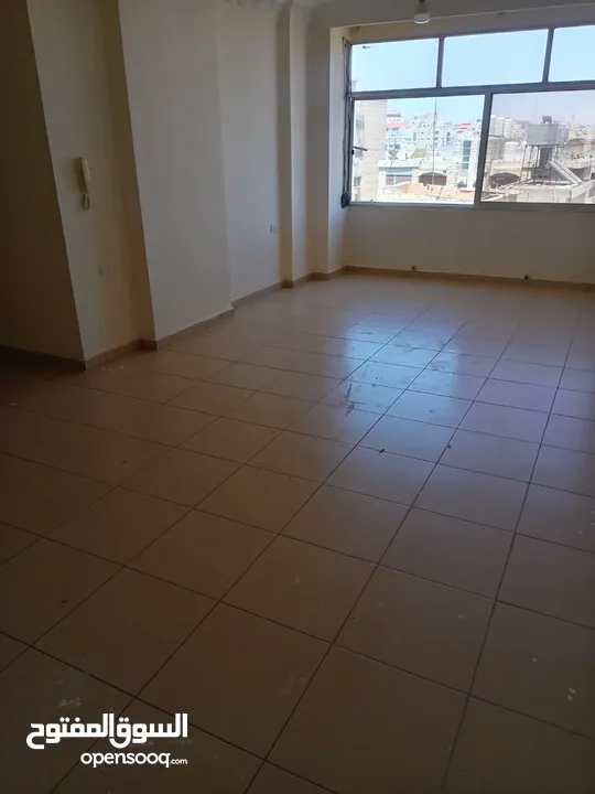شقة فارغة - الجاردنز - 3نوم - 135م