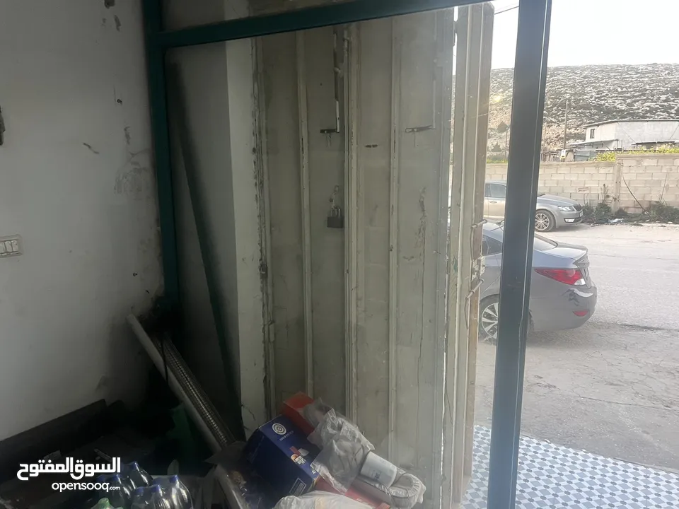 مخزن للإيجار  امتداد السكة المعاجين قرب جامعة القدس اول جبل عجرم يصلح لأي شيء تخزين او منجرة وغيرة