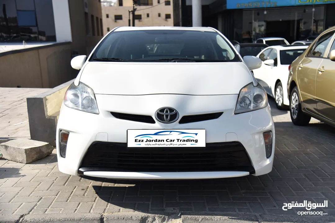 تويوتا بريوس هايبرد Toyota Prius Hybrid 2012