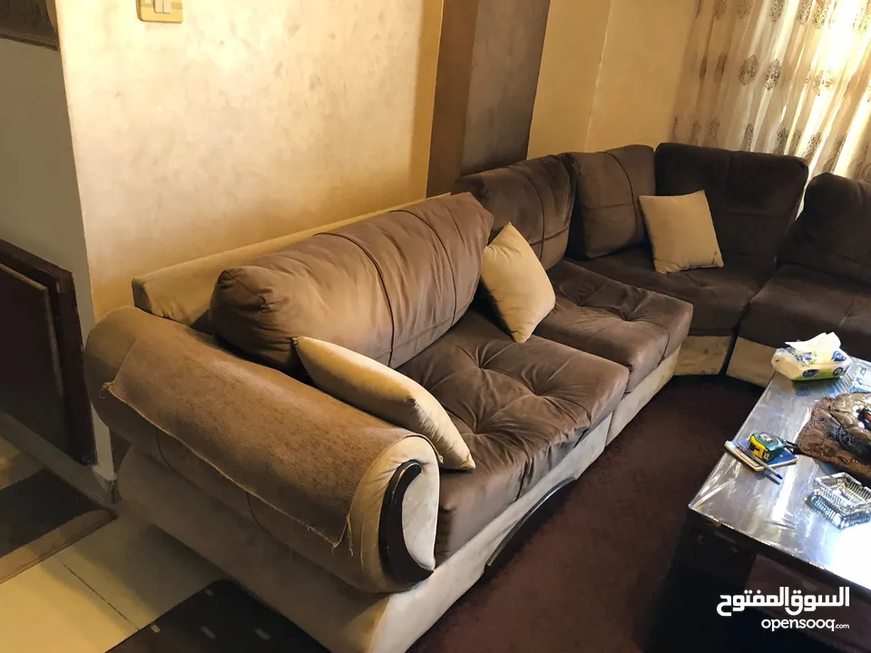 طقم كورنر للبيع بحالة جيدة ونظيف   قابل للتفاوض